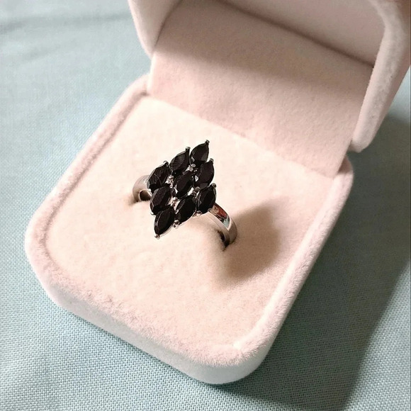 Natural Black Spinel Cluster Ring In Stainless Steel. Size 8 (2.85 ctw) - Picture 4 of 9